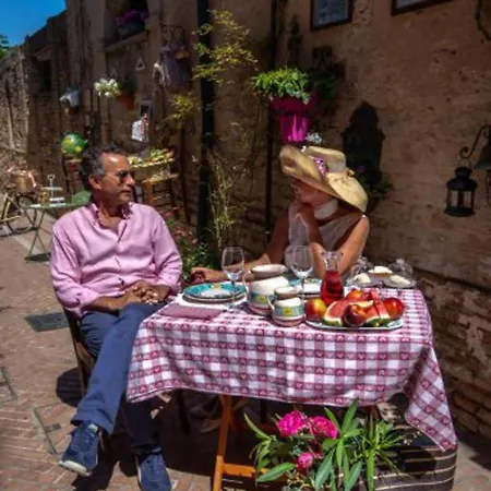 Nocleg ze śniadaniem Casa Isabella 4*